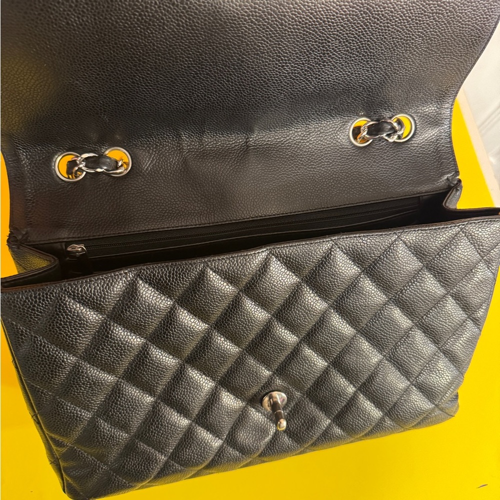 CHANEL Black Quilted Shoulder Bag with Chain Strap - Picture 7 of 15